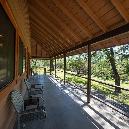 Villa Sierra Base Camp Oakhurst Esterno foto