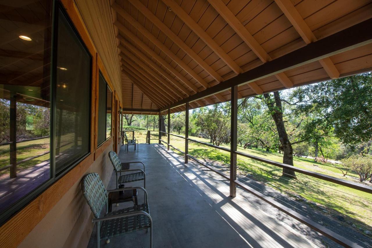 Villa Sierra Base Camp Oakhurst Esterno foto